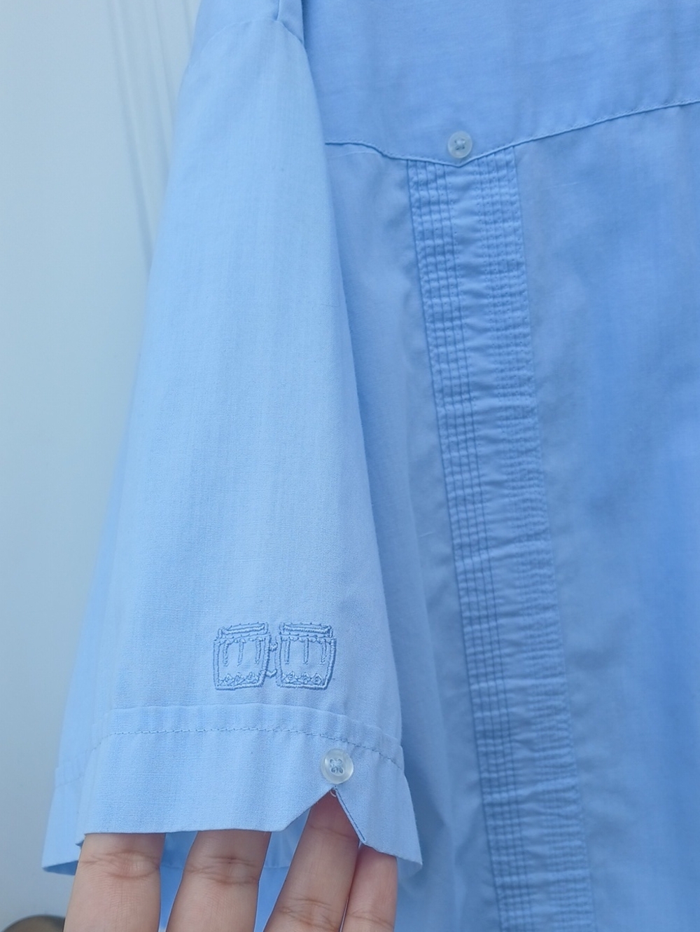 Men’s Light Blue Guayabera-Style Short Sleeve Button-Down Shirt - Picture 8 of 8